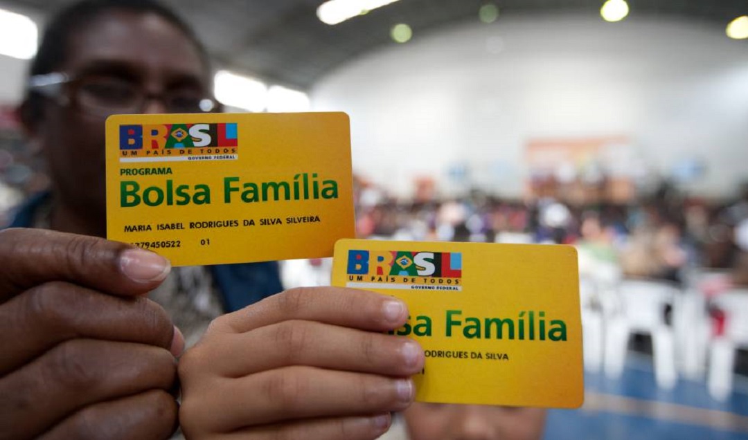 CONHECENDO PARA INCLUIR: Programa Bolsa Família em Águas Lindas é um dos  benéficos sociais mais procurados - Prefeitura Municipal de Águas Lindas de  Goiás